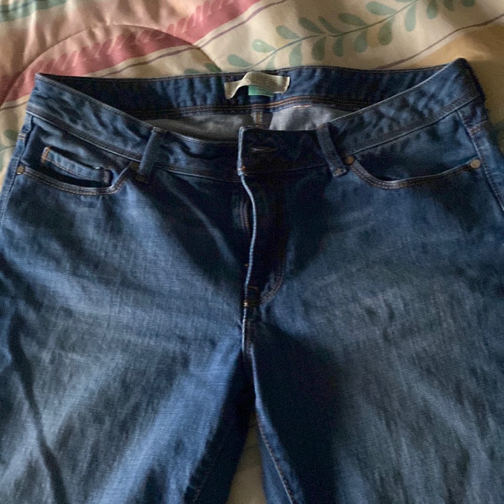 BOOT LEG CUT JEANS FOR WOMEN